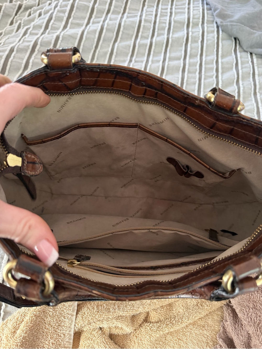 Brahmin Cognac Croc-Embossed Leather Satchel w/ Adjustable Strap & dust bag. - Picture 7 of 7